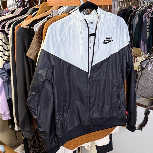 Nike Men's Two-Tone Windbreaker Jacket - Picture 1 of 6